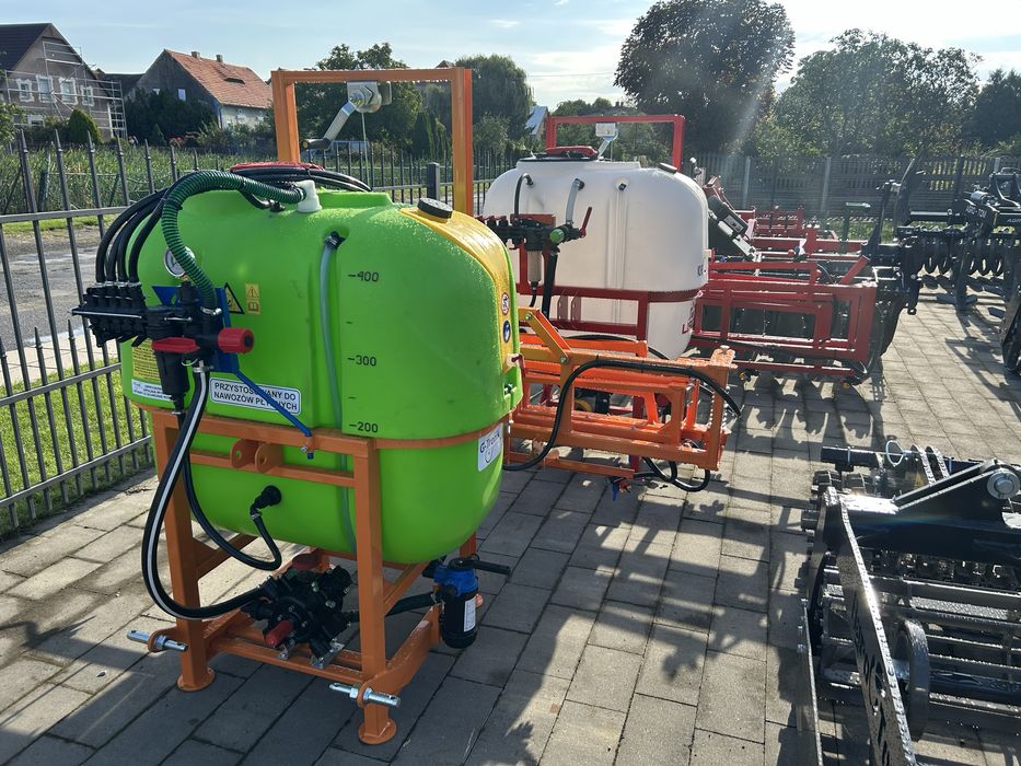 Opryskiwacz polowy zawiezany 400l 12m