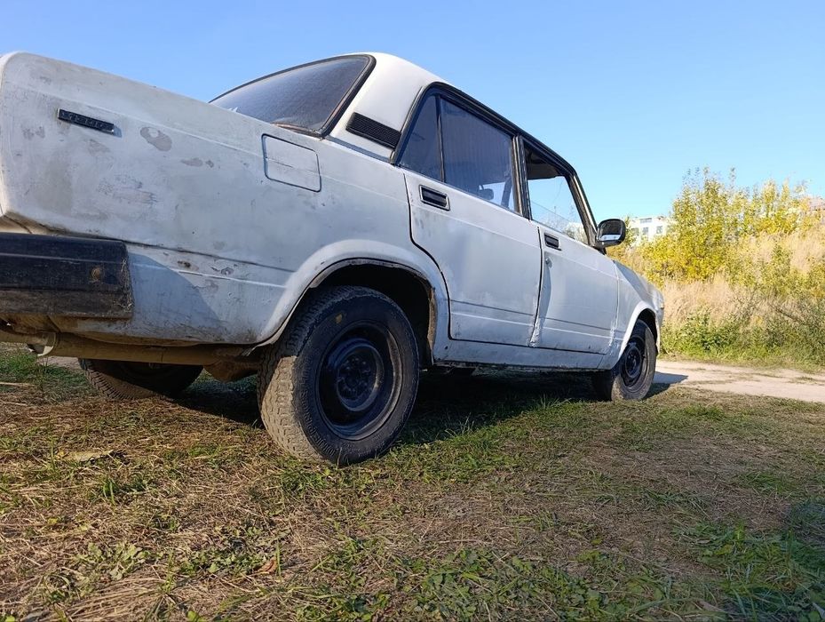Продам машину ваз 2107 1987р.
