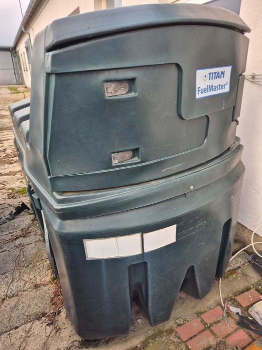 Zbiornik na olej napędowy z dystrybutorem TITAN 2500 L