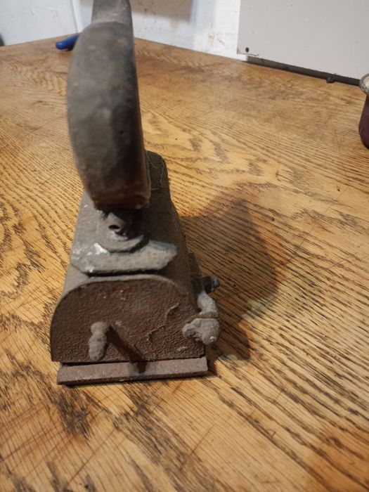 Żelazko stare, na dyszę, węglowe, antyk, vintage,loft, starocie