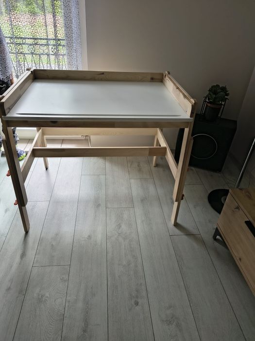 Regulowane biurko ikea