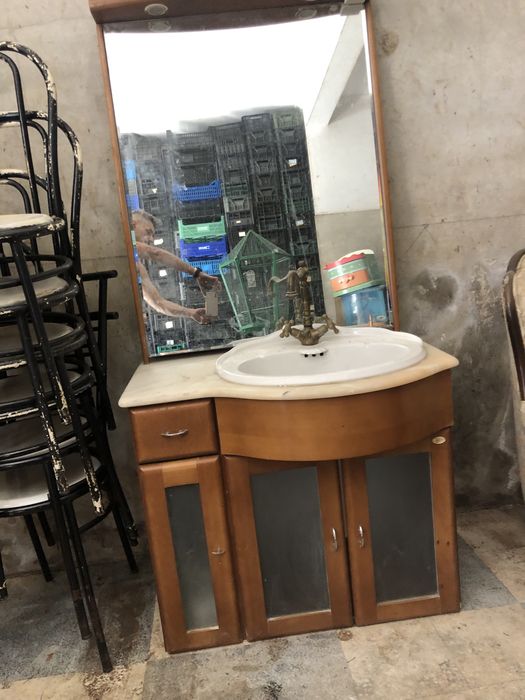 Movel de casa de banho com espelho excelente estado