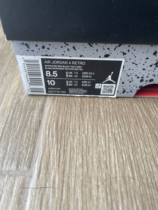 Jordan 4 Fire Red