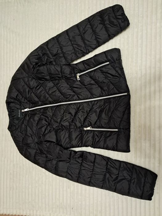 Куртка женская  Stradivarius. Размер S.