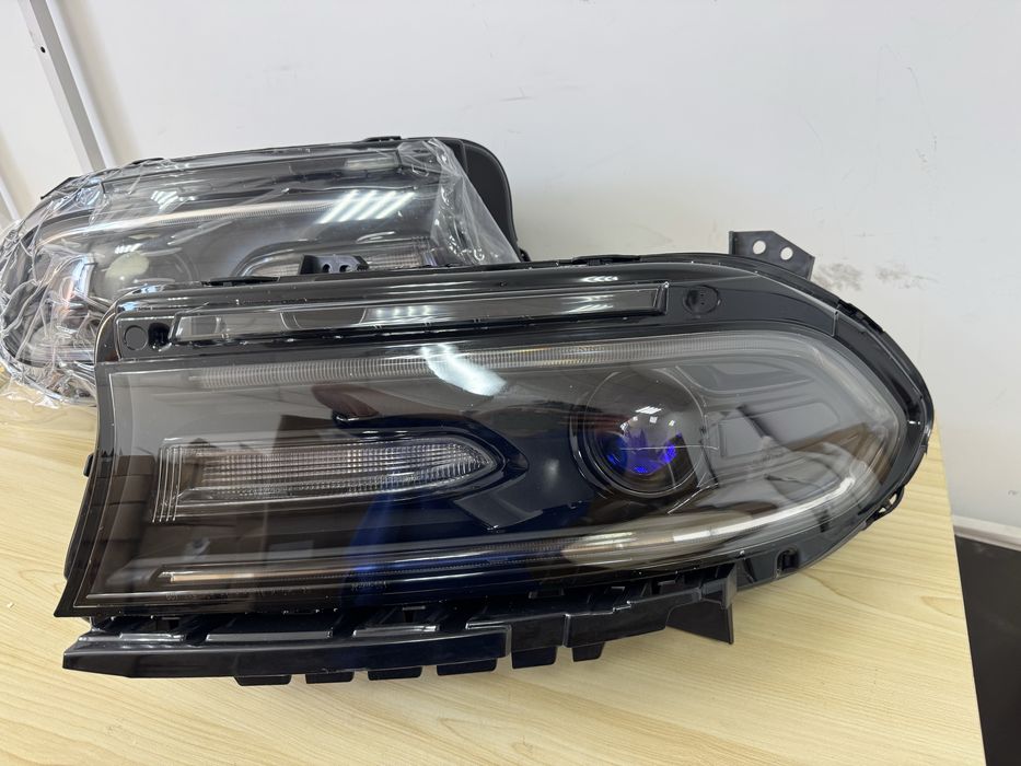 Dodge Charger 2014-2023 р , передні фари