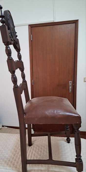 Cadeiras rústicas  em perfeito estado