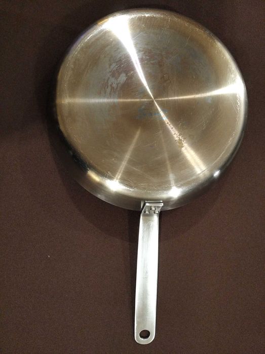 Wok Tupperware Chef Series 24 cm, frigideiras IKEA 28 cm e Vitrex 30cm