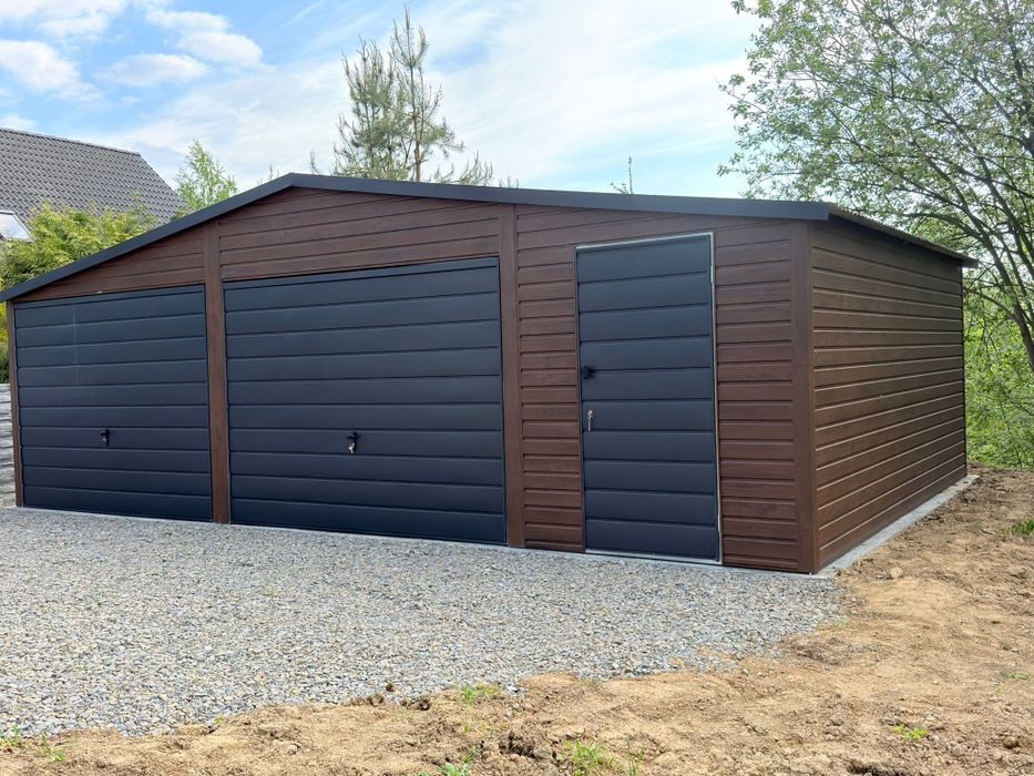 Garaż 6x5.80 czarny mat  bramy orzech