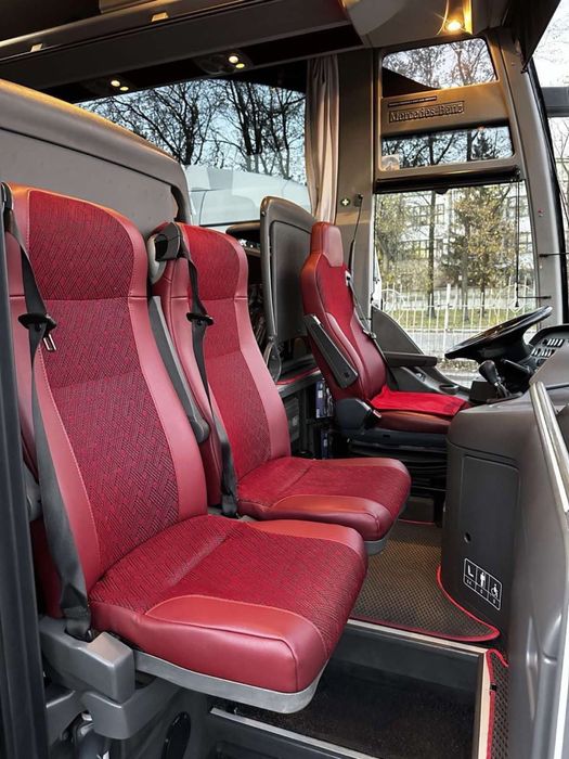 Пасажирські перевезення і оренда мікроавтобусів та автобусів