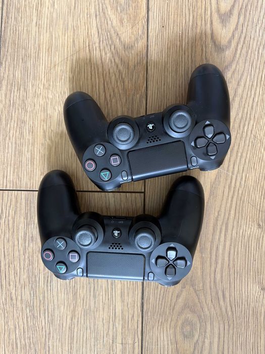PlayStation 4 używana, chodzi jak nowa