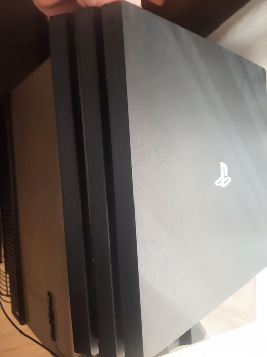 Playstation 4 Pro 1 Tb+ jogos+acessórios