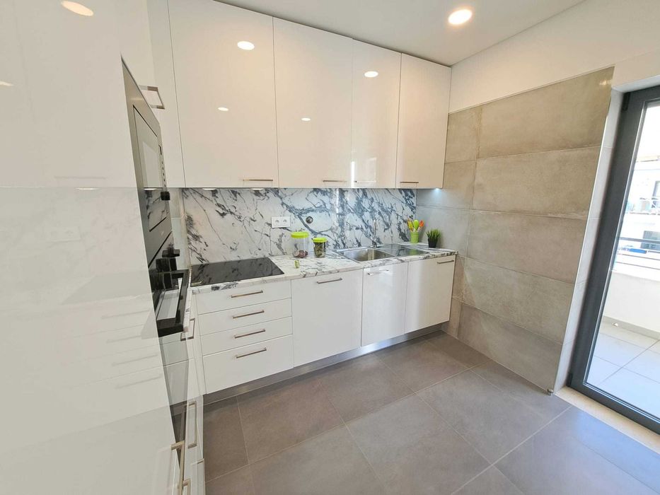Excelente apartamento T3 semi-novo para arrendamemto