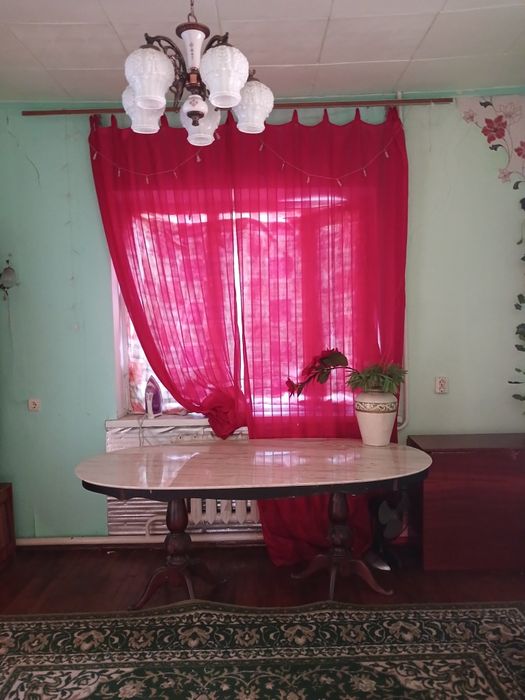 Пропонуємо до продажу  гарний та просторий будинок у м.Шпола.