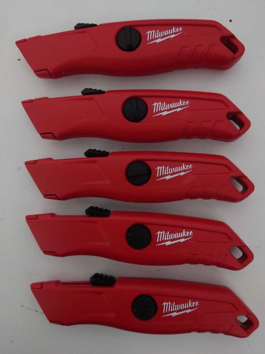 Новый строительный нож Milwaukee 48-22-1512 как 4932471360