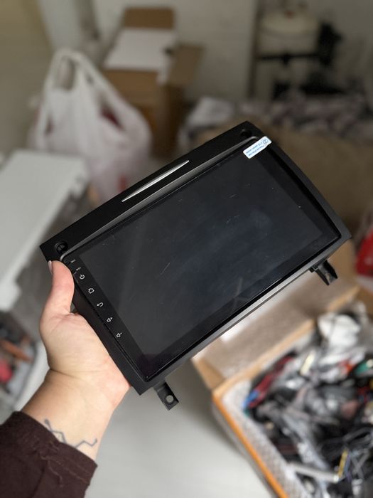Мультимедіа система для авто