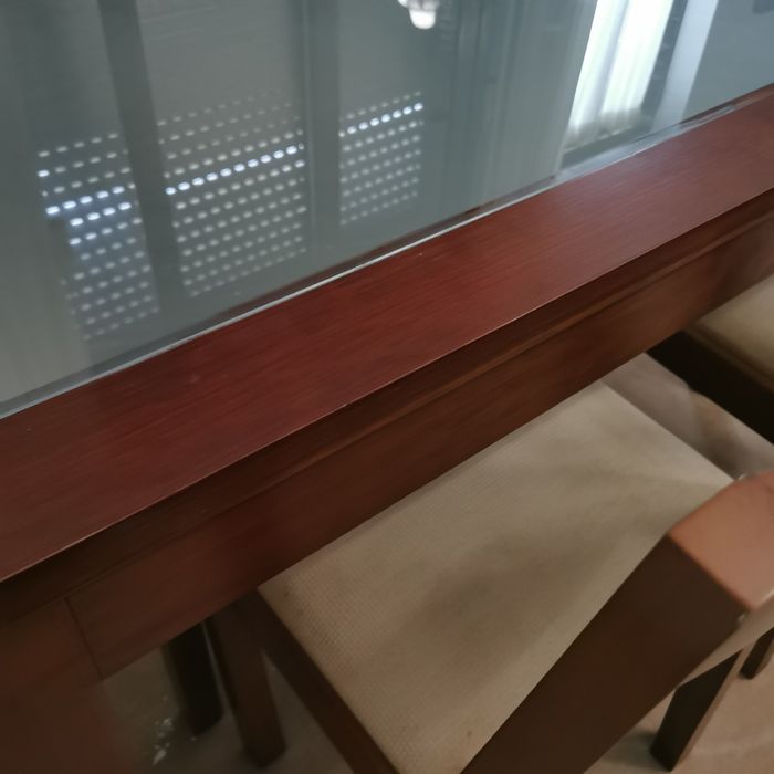 Mesa de jantar com 6 cadeiras