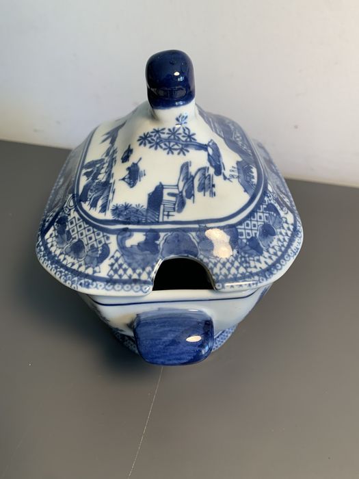 Conjunto prato, terrina e colher de porcelana antiga chinesa