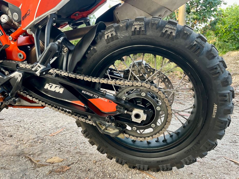 KTM 890 R kit ReBull