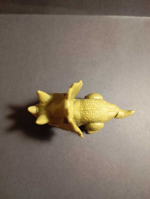 іграшка динозаврин