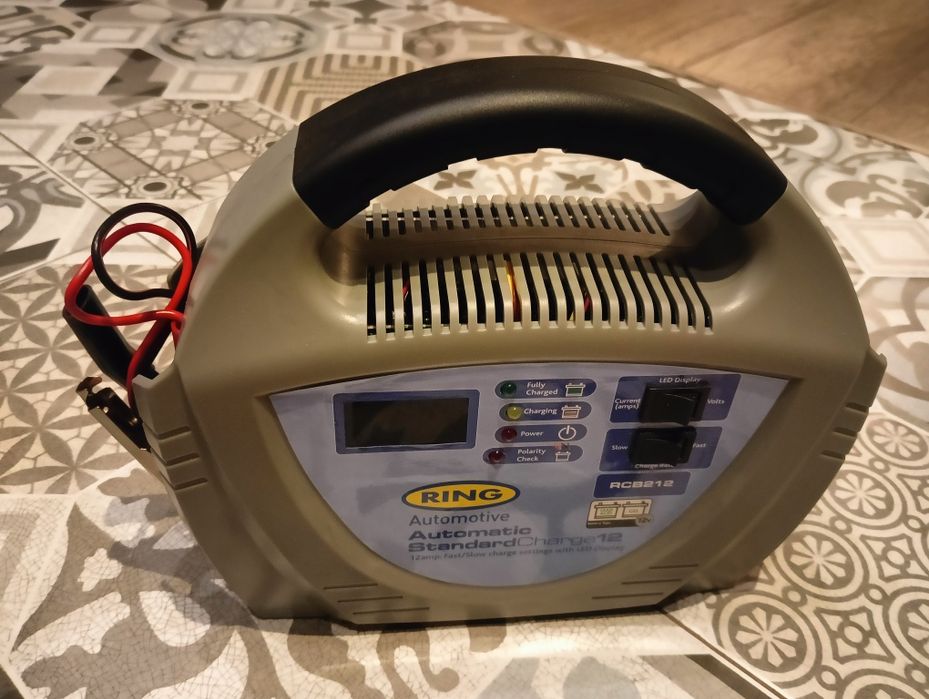 Prostownik firmy RING RCB212