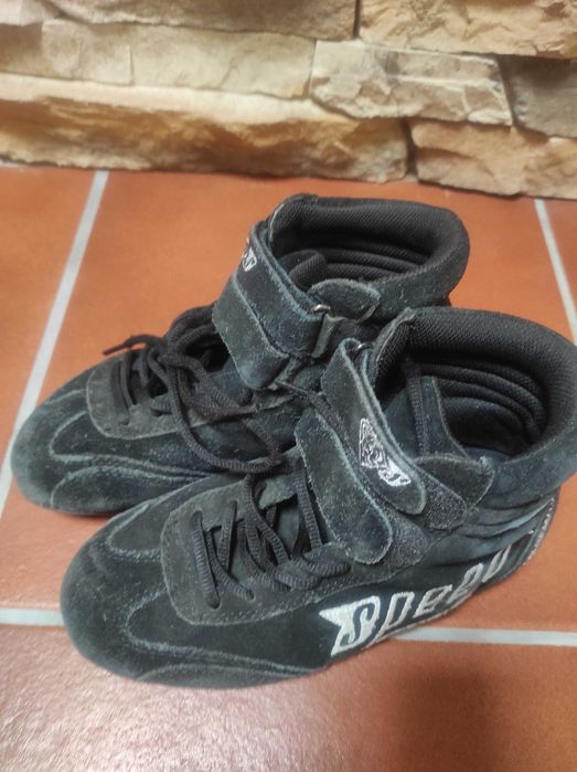 Botas de kart para criança