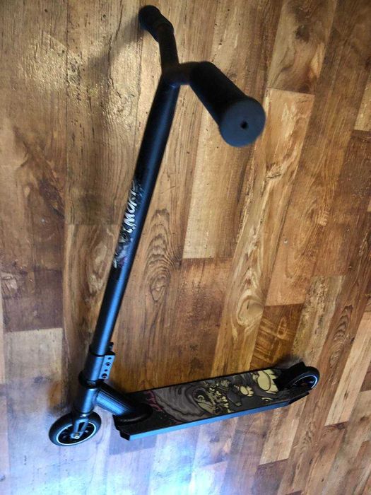 Надміцний трюковий самокат 
Анадована рама