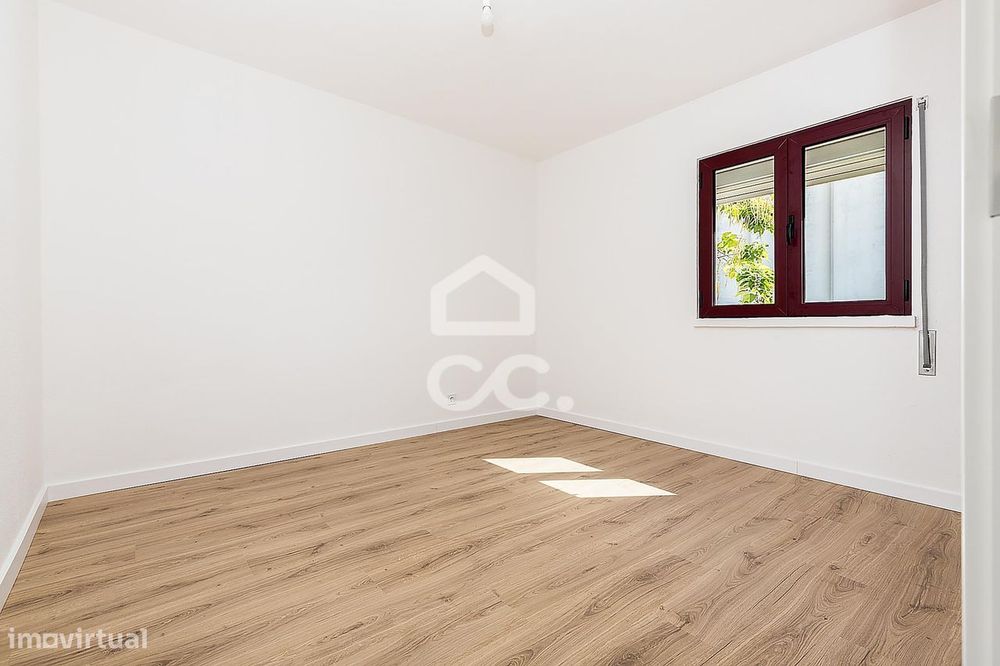 Apartamento T3 totalmente remodelado na Horta das Figueiras, Évora