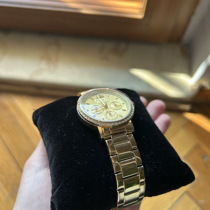 Nowy zegarek VERSACE versus