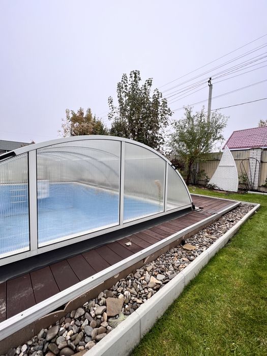 Продаж будинку  з басейном в місті Буча