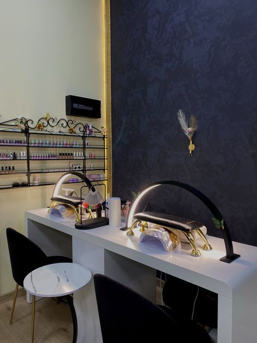 Wynajmę stanowisko manicure + pedicure / biurko w salonie