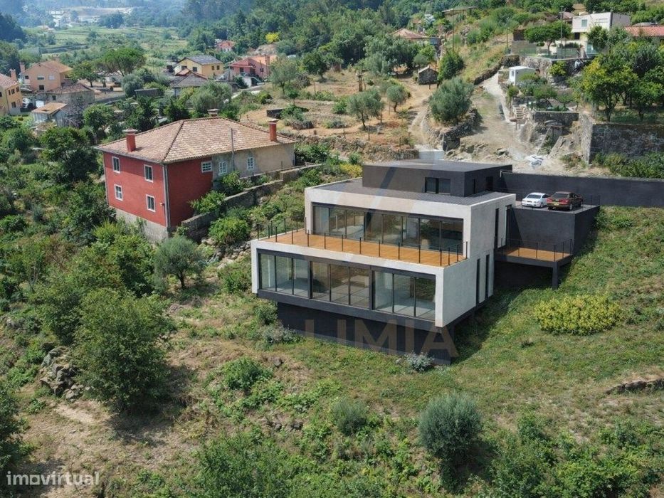 Terreno para Construção com Possibilidade de Destaque - Estorãos, P...