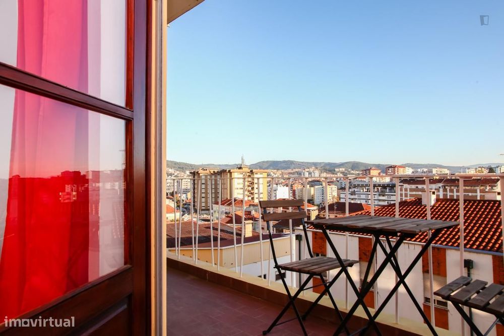 Apartamento com 1 quartos - localizado em  Coimbra