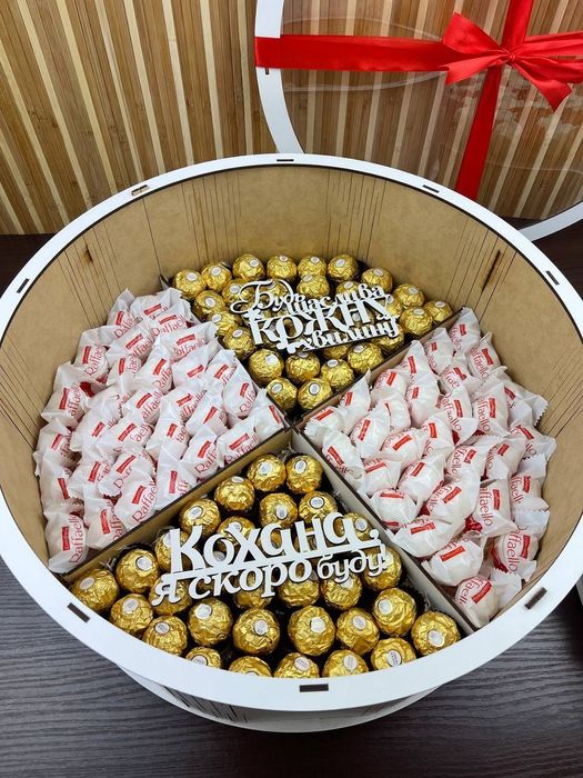 Подарунок коханій дівчині – солодкий бокс, сюрприз