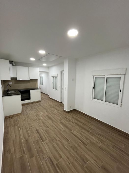 Aluga-se T2 Mamarosa