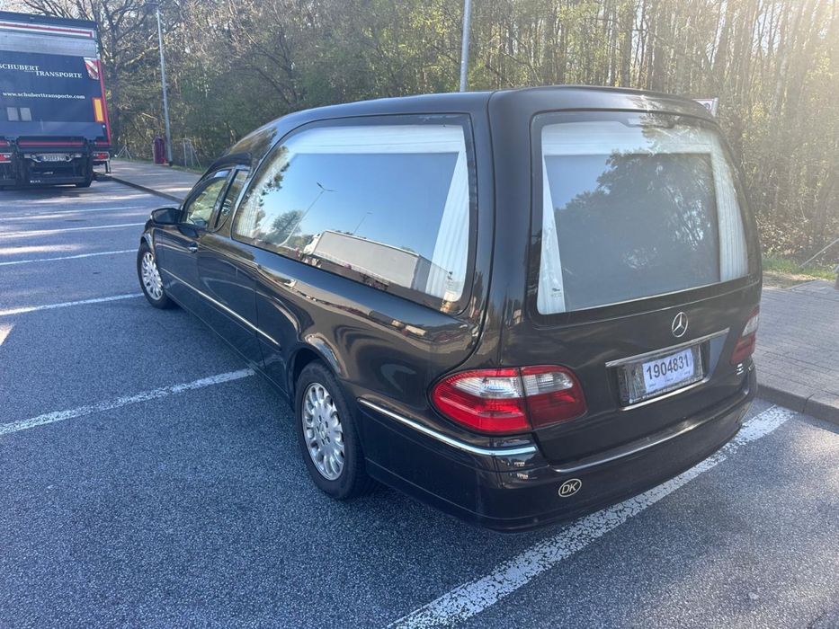 Катафалк  Mersedes-BenzW211 E270