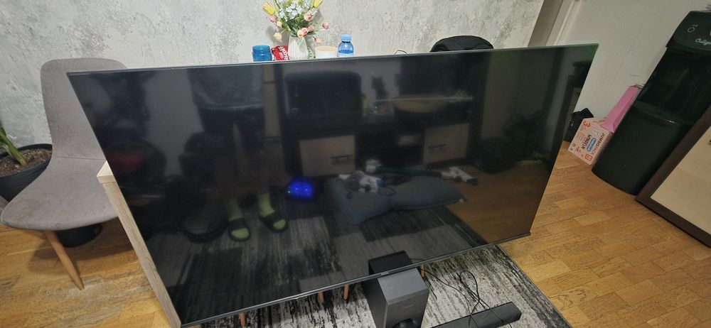 Telewizor Hisense 58” 4K QLED (58E77NQ) – stan jak nowy