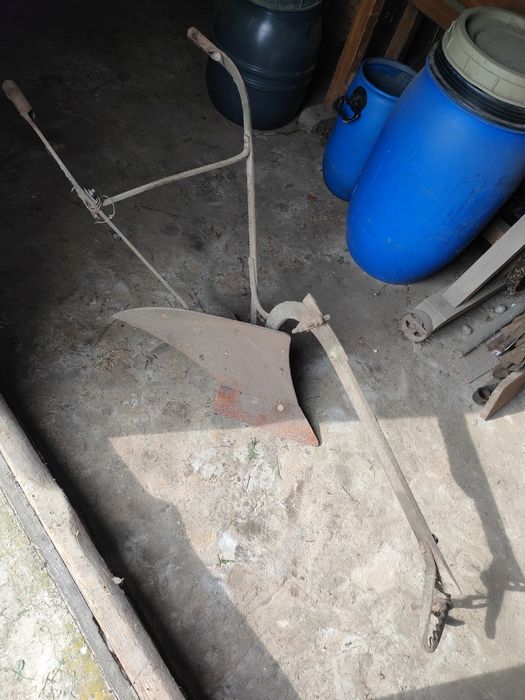 Pług konny 1-skibowy prawostronny