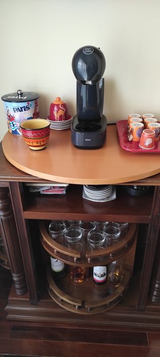 Móvel garrafeira em madeira maciça