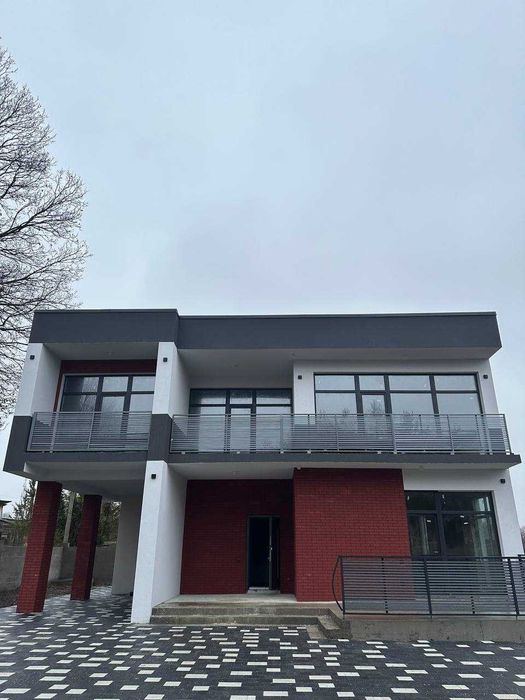 Сучасний котедж у мальовничій локації - Бірки, вул. Янівська