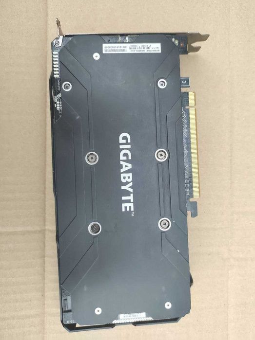 RX 570 gigabyte 4 Gb  видеокарта