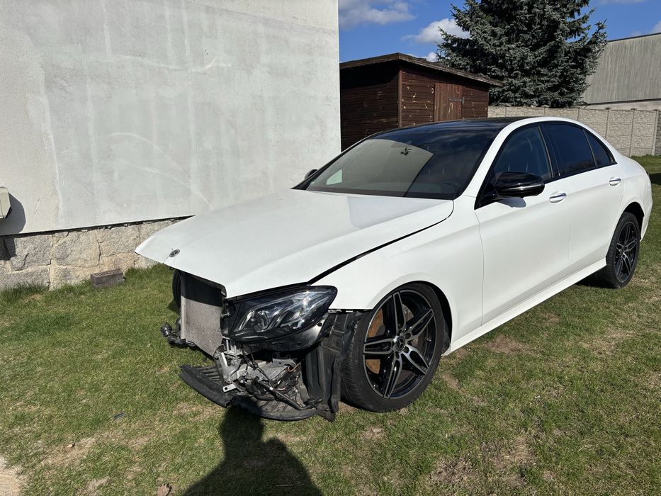 Mercedes E200 Limuzyna AMG Panorama Burmaster Okazja!