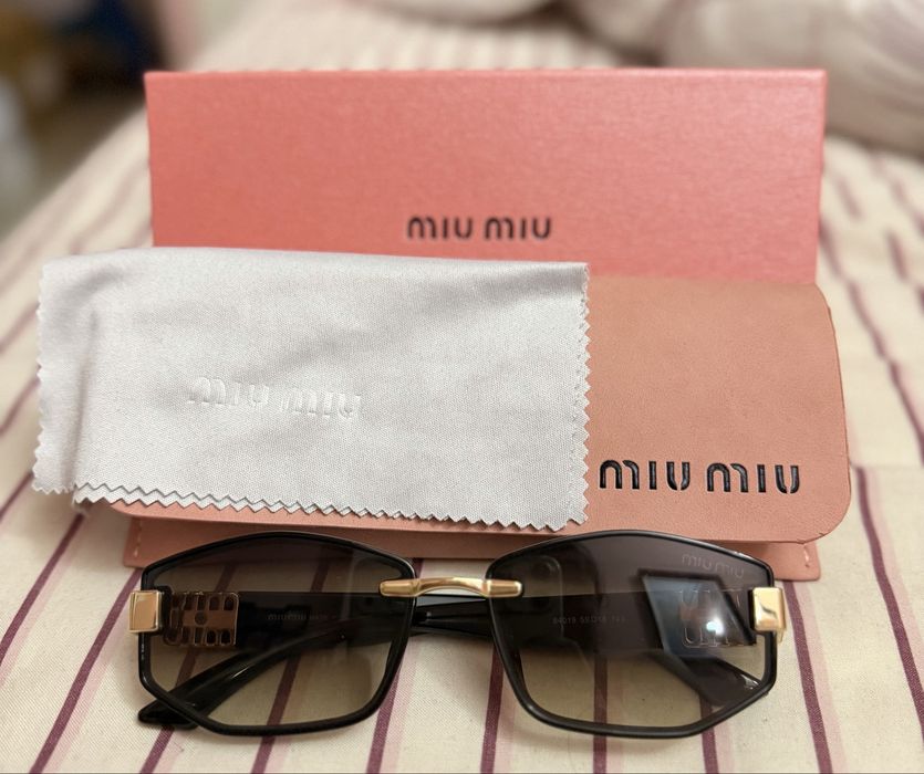Oculos  de sol Miu Miu