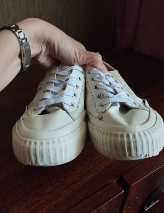 Кеды Zara меняют цвет 34 р.