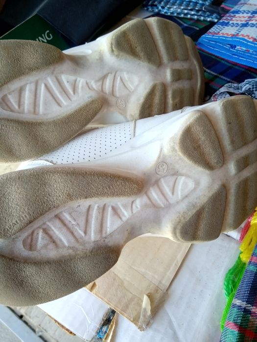 Кроссовки на девочку р.37 нат  кожа