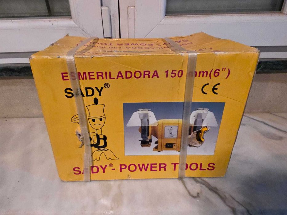 Esmeriladora nova