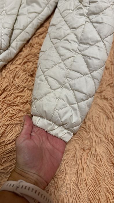 Демісезонна жіноча куртка