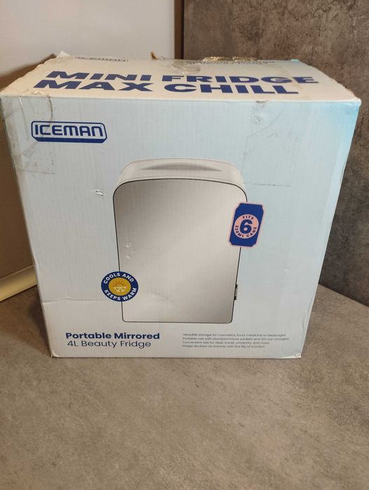 Przenośna mini lodówka z lustrem Chefman