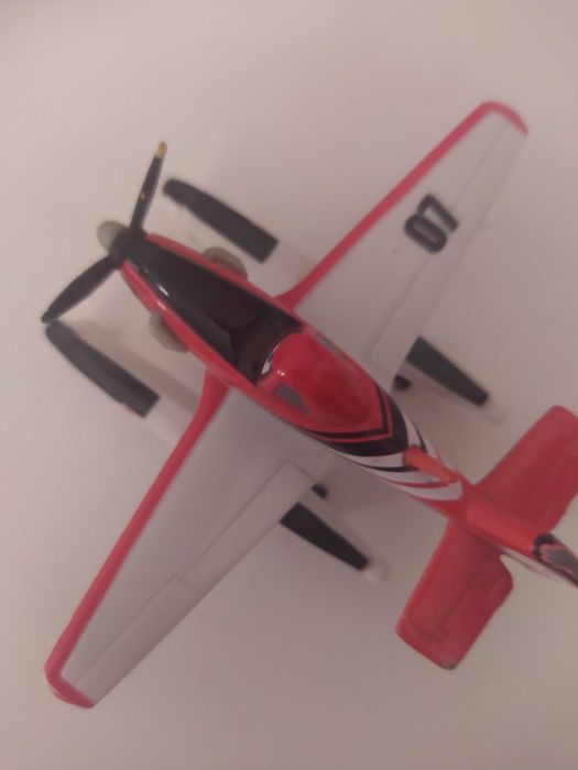 samoloty, zabawki, dusty