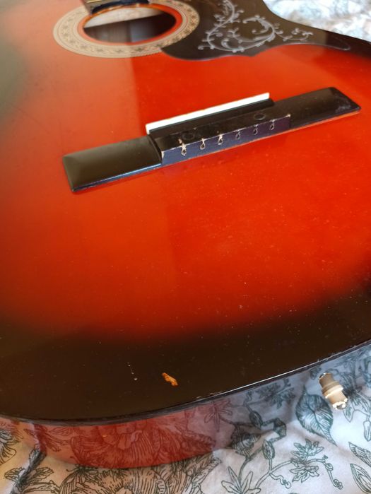 Gitara klasyczna do ozdoby lub renowacji
