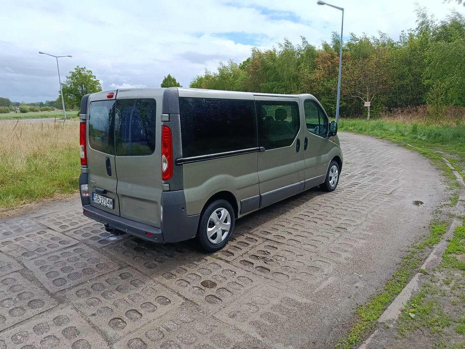 Opel Vivaro Long 9 Osobowe Rok 2010